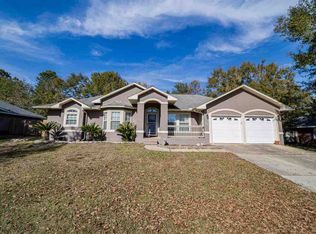 1554 Pelican Point Dr, Cantonment, FL 32533
