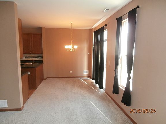 5th image of 4930 Montauk Dr