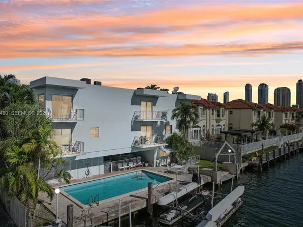 3862 NE 171st St #E, North Miami Beach, FL 33160