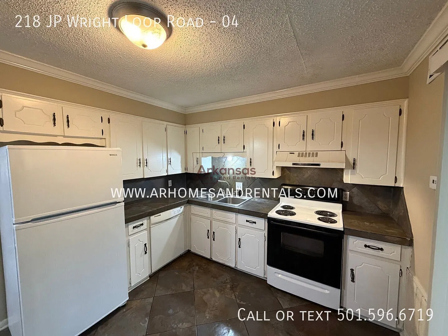 JP Wright Loop Apts | 2 Bedrooms | 1.5 Bathrooms $199 Deposit Move-In Special — Photo 4