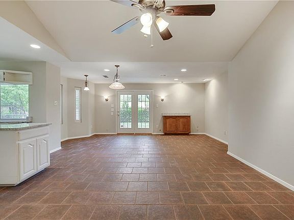 4th image of 1517 Natches Dr