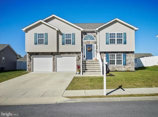 39 Obadiah Dr, Martinsburg, WV 25405