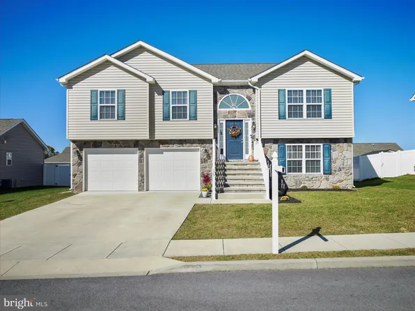 39 Obadiah Dr, Martinsburg, WV 25405
