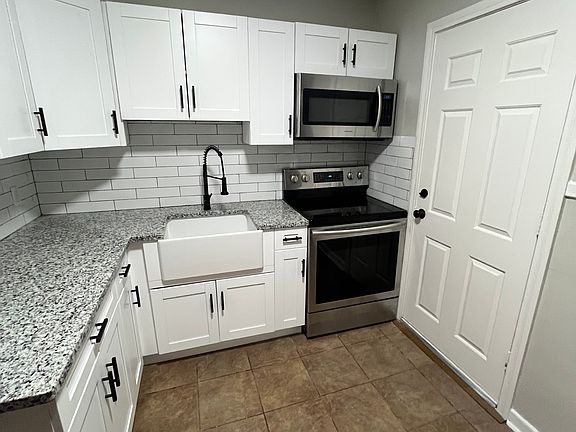 2nd image of 805 Willow Branch Ave #1