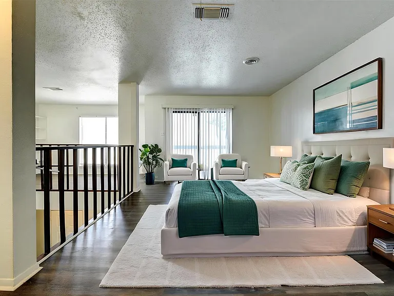 3915 Tanglewilde St #3915 — Photo 9
