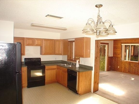 4th image of 1588 Valencia Ave