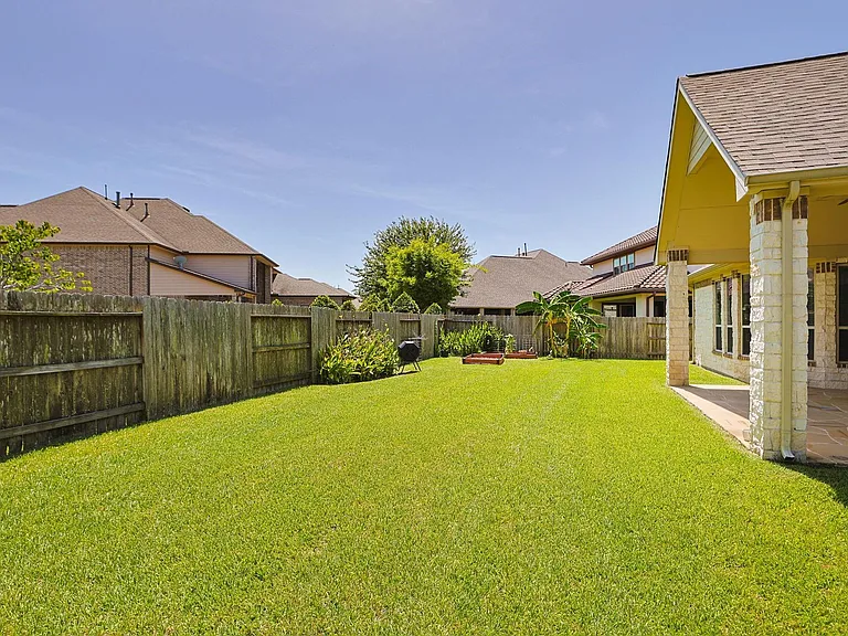 9739 Reston River Ln — Photo 43