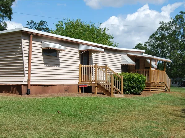 106 W Crescent Dr, Seneca, SC 29678