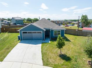 1320 Eagle Lake Dr, Azle, TX 76020