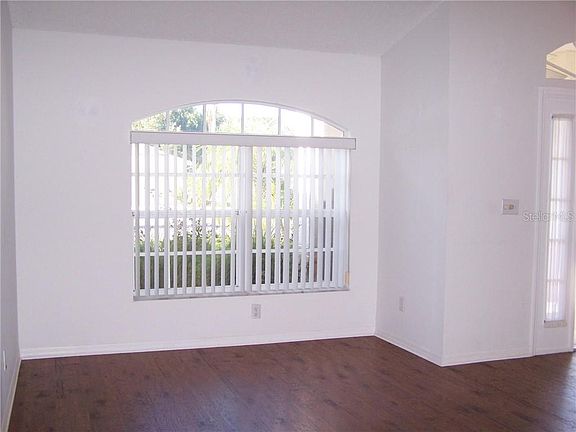 5th image of 1625 Brookton Green Dr
