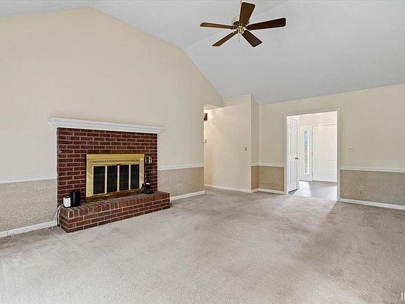 4th image of 7700 Hillsboro Dr