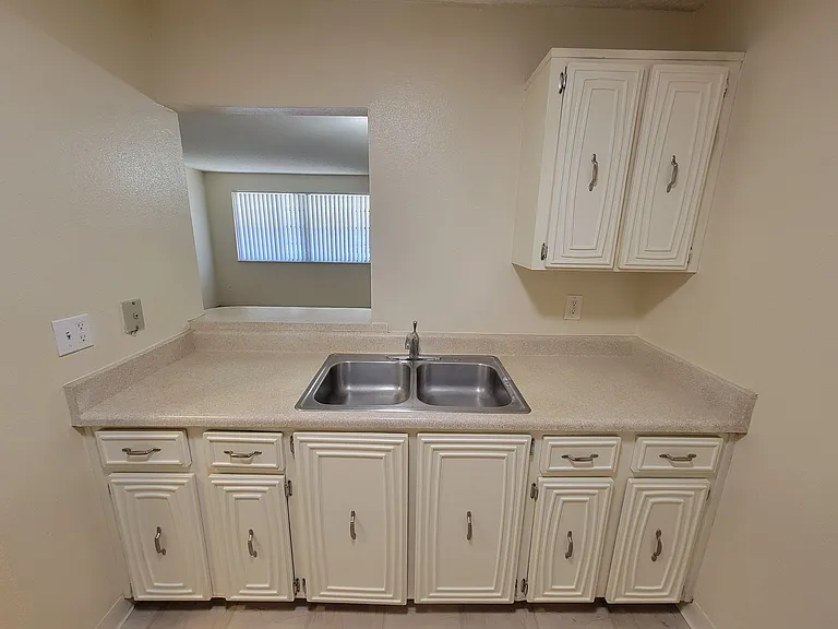 Marcell Garden Apartments — Photo 17