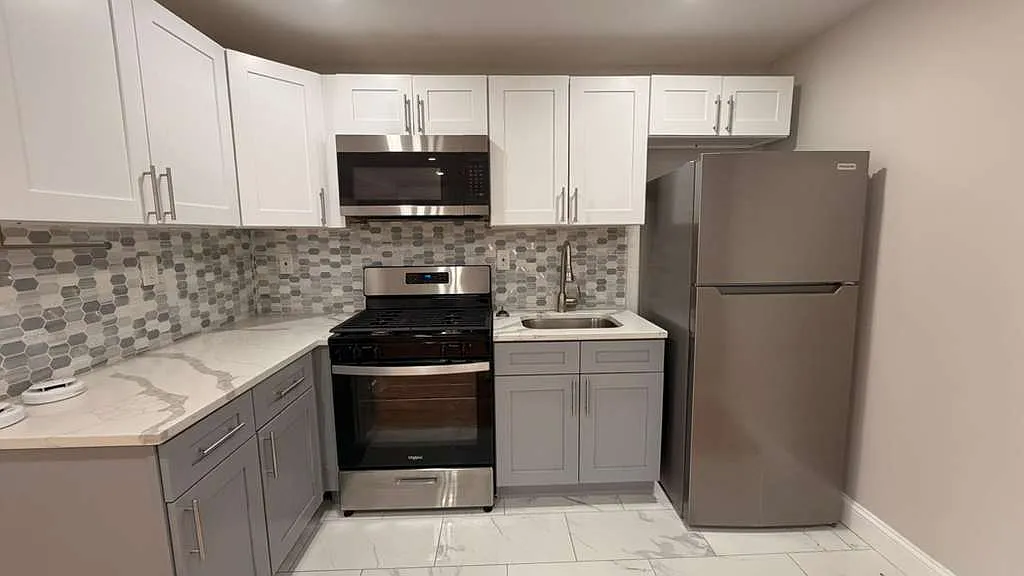 Building Photo - 76 Fulton St #4A