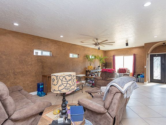 5th image of 4811 Adobe St
