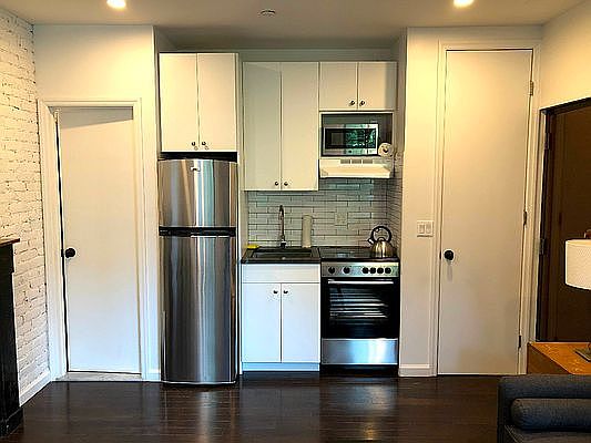 2nd image of 78 Washington Pl APT 34
