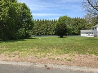 6 Norman St, Waterford, CT 06385