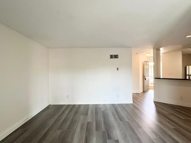 7405 Charmant Dr #2112 — Photo 12
