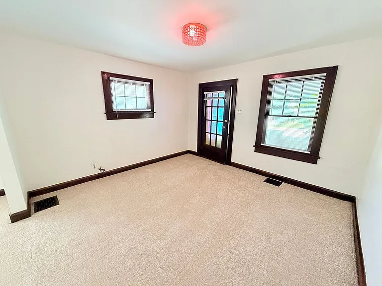 1250 N Colorado Ave — Photo 5