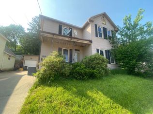 1175 High Bluff St, Dubuque, IA 52001