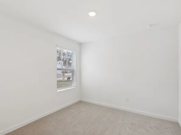 18 Dilly Ct, Palm Coast, FL 32137