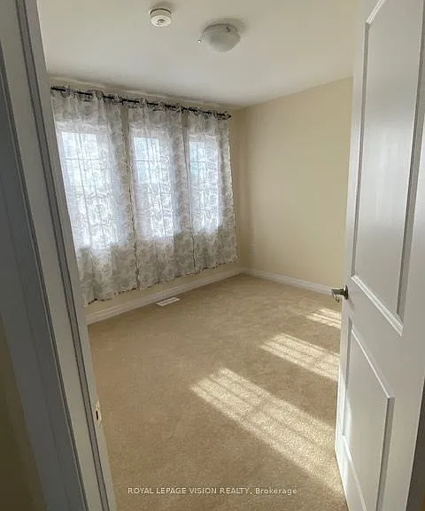 45 Carew Blvd — Photo 10