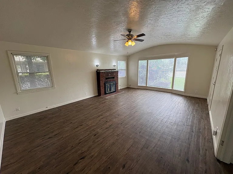 309 W Noble Ave — Photo 10
