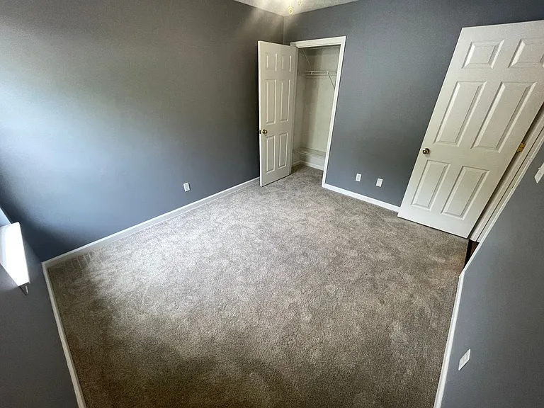 121 Spencer Ct — Photo 13