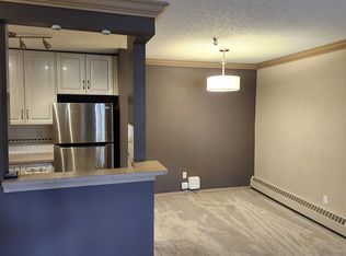 727 56th Ave SW #114, Calgary, AB T2V4Z8