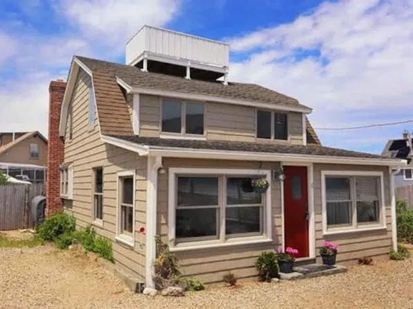 6 2nd St, Newbury, MA 01951