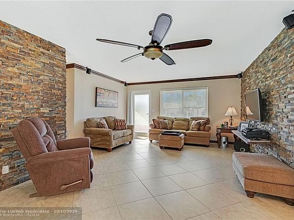 5th image of 1455 NE 55th St