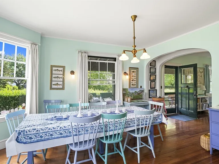 21 McKinley Ave — Photo 8