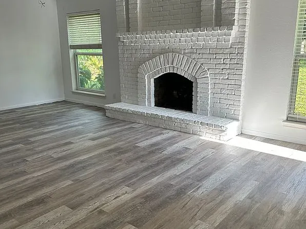 714 Palmer Dr, Conroe, TX 77302