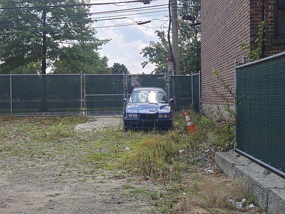 4th image of 127 E 233rd Street