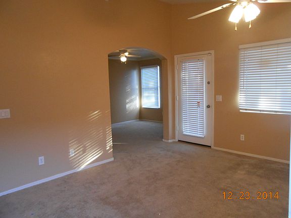 9313 Olla living room