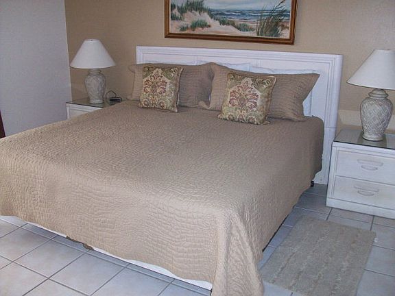 5th image of 6608 Padre Blvd