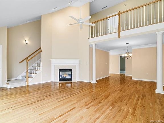 5th image of 283 Summerfield Gdns