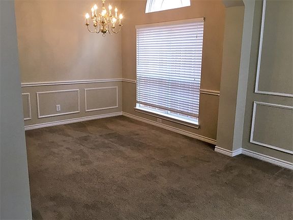 3rd image of 3352 Woodberry Ln