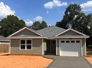 409 E Cypress Ave, Crestview, FL 32536