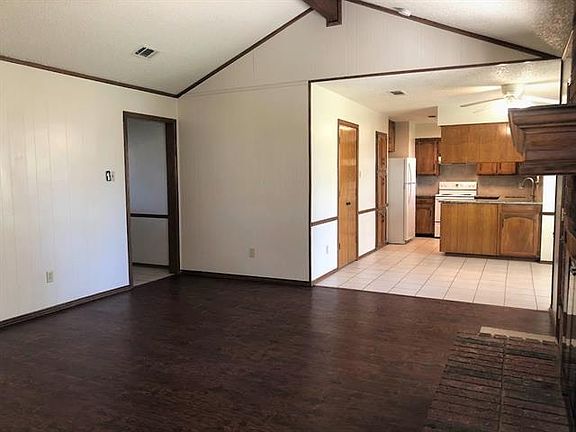 2nd image of 2942 Kimberly Dr