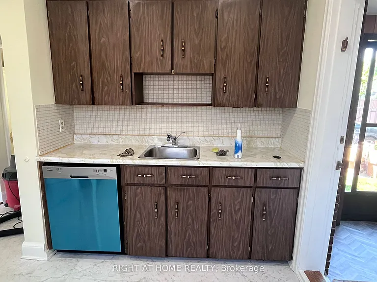 224 College Ave #MAIN FLLOOR — Photo 7