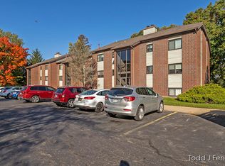 3368 Devonwood Hills Dr NE #F, Grand Rapids, MI 49525