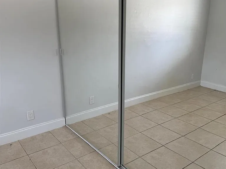 1216 Periwinkle Pl — Photo 8