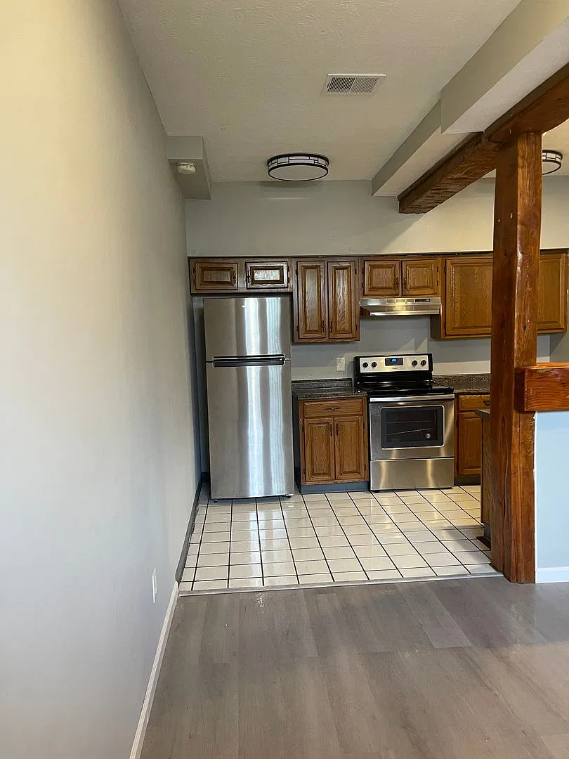 (22) 98-100 Woodruff Avenue — Photo 3
