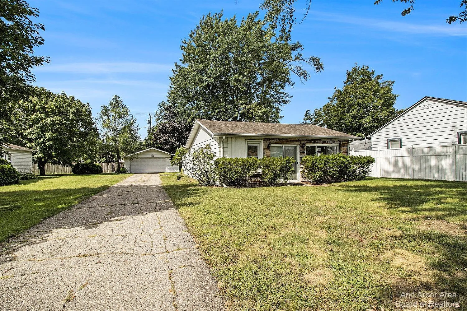 2150 Bradley Ave photo 1