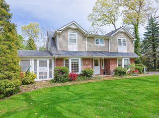 24 Timberline Dr, Huntington, NY 11743