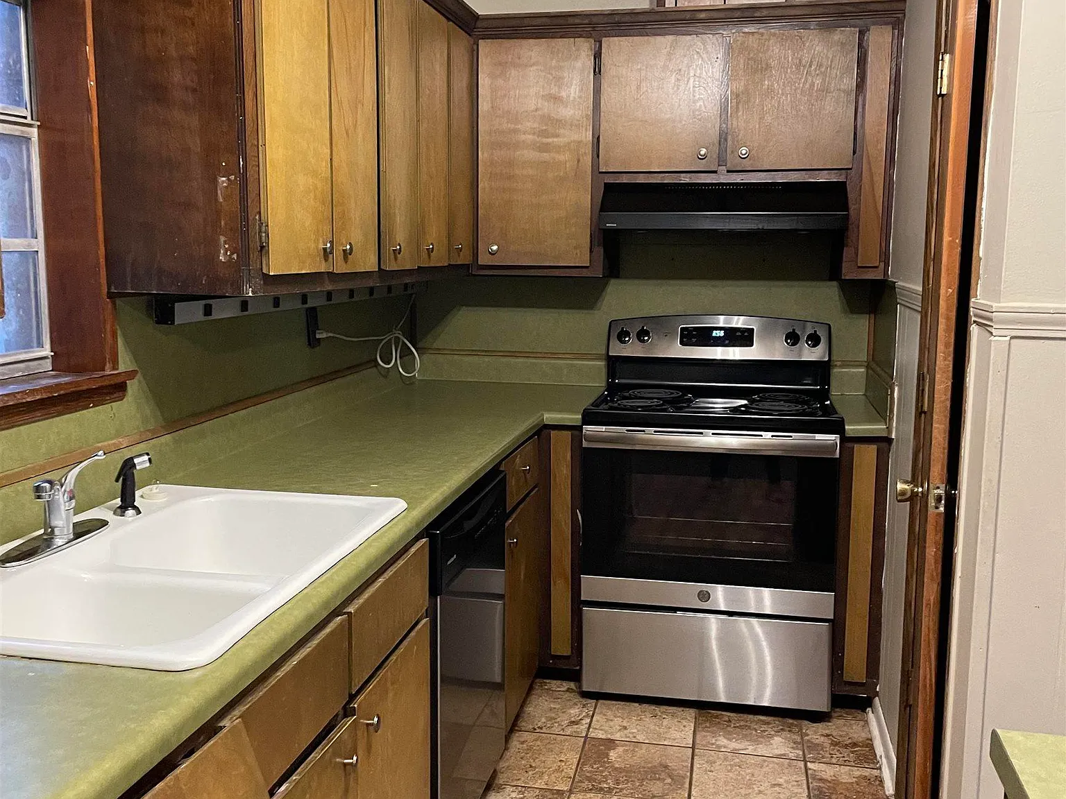 2 bed, 1.0 bath, 1904 sqft, $1,150 — Photo 4
