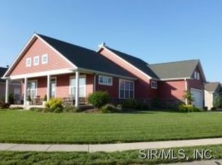 7033 Augusta Dr, Glen Carbon, IL 62034