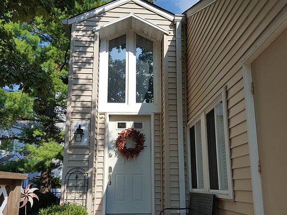 4th image of 736 Ridgeview Circle Ln