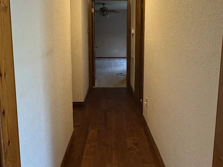301 S Walnut St — Photo 8