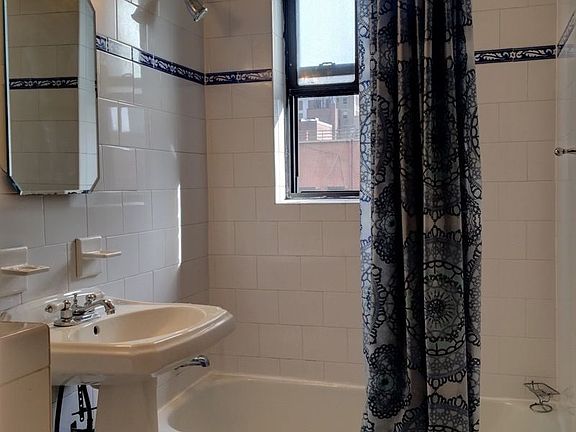 5th image of 242 E 38th St APT 6E